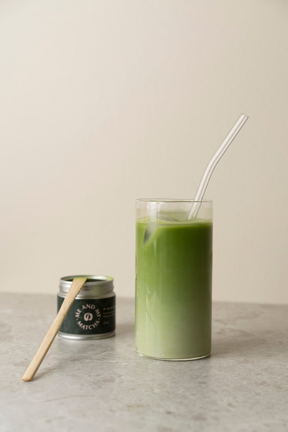 Opskrift: Iced Matcha Latte - kølig energi med matcha - Me and My ...